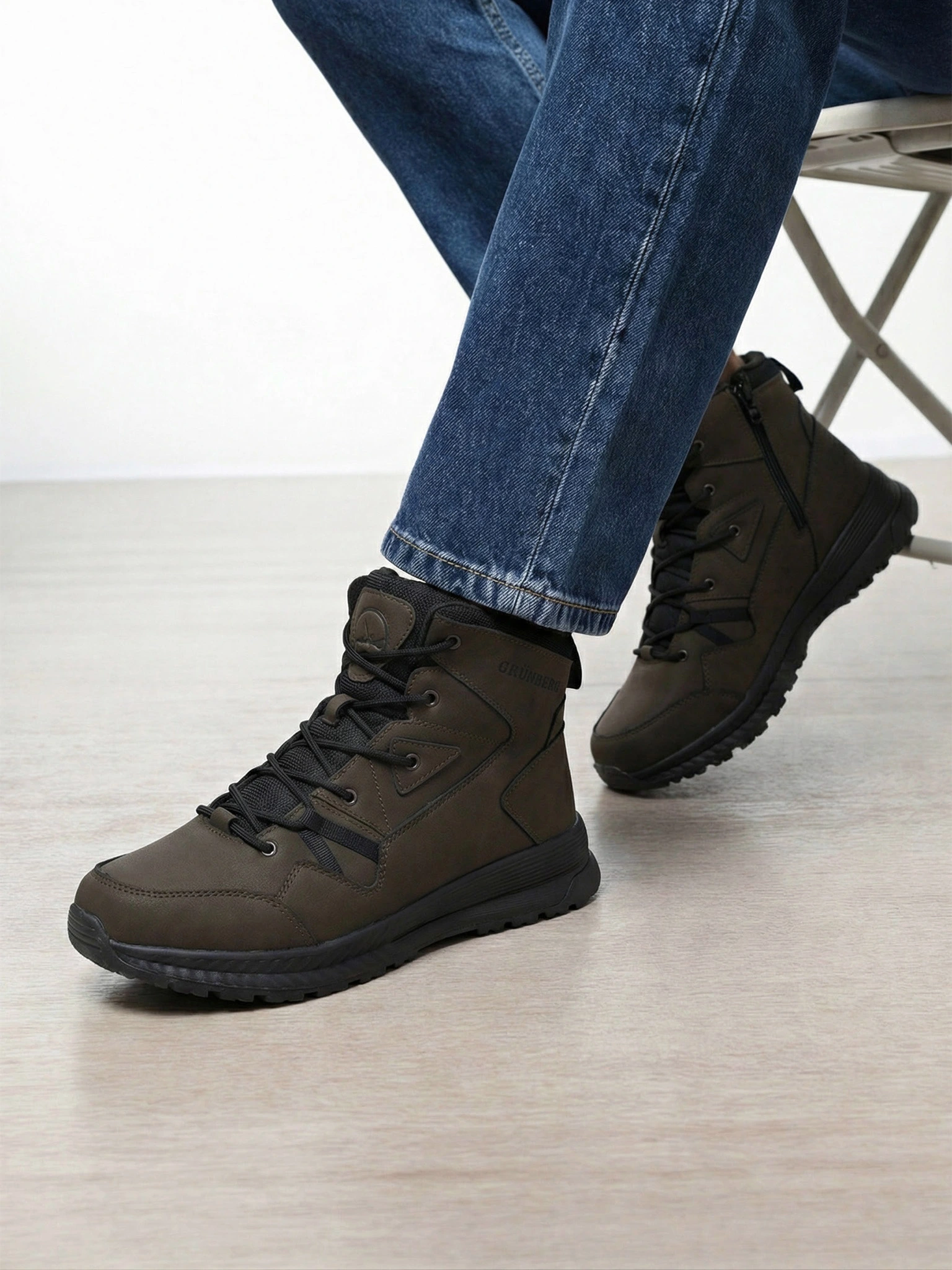 Ботинки цвета хаки на средней рельефной подошве